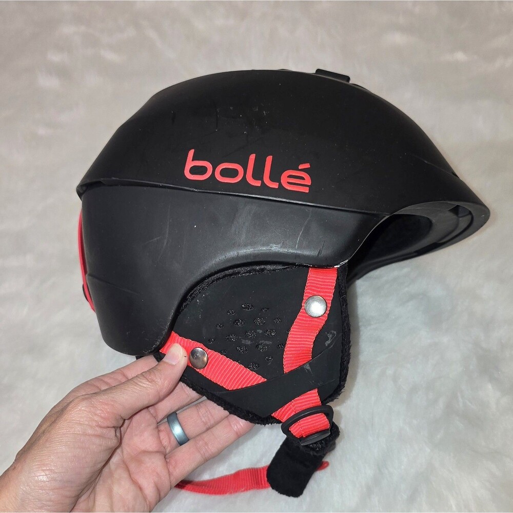 Bolle Ski Snowboard Helmet Youth Large Black Red size 57-59 CM Model T60-A-1